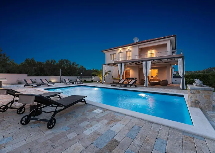 Magdalena Villa