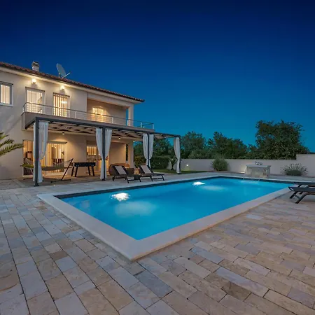 Magdalena Villa